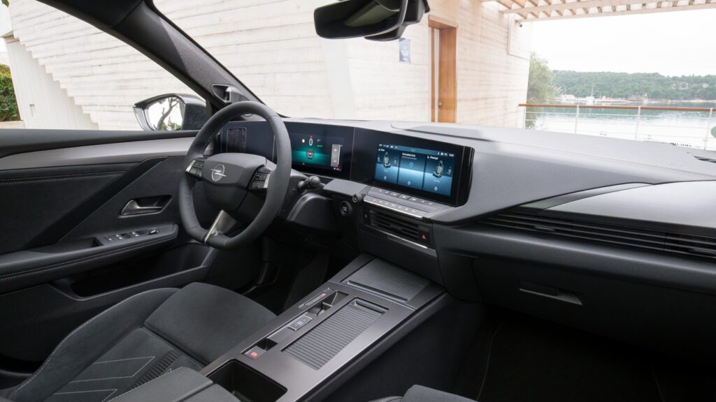 Nuova Opel Astra: sedili Intelli-Seat di serie per il massimo comfort