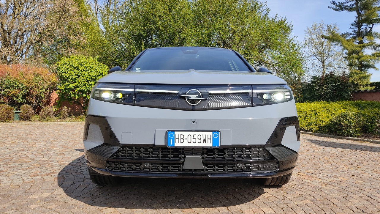 Opel Grandland 2026: con la trazione integrale sulle strade di Pavia
