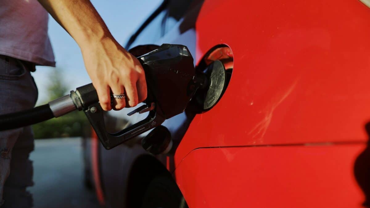 Caro carburanti: i consigli per ridurre i consumi dell’auto