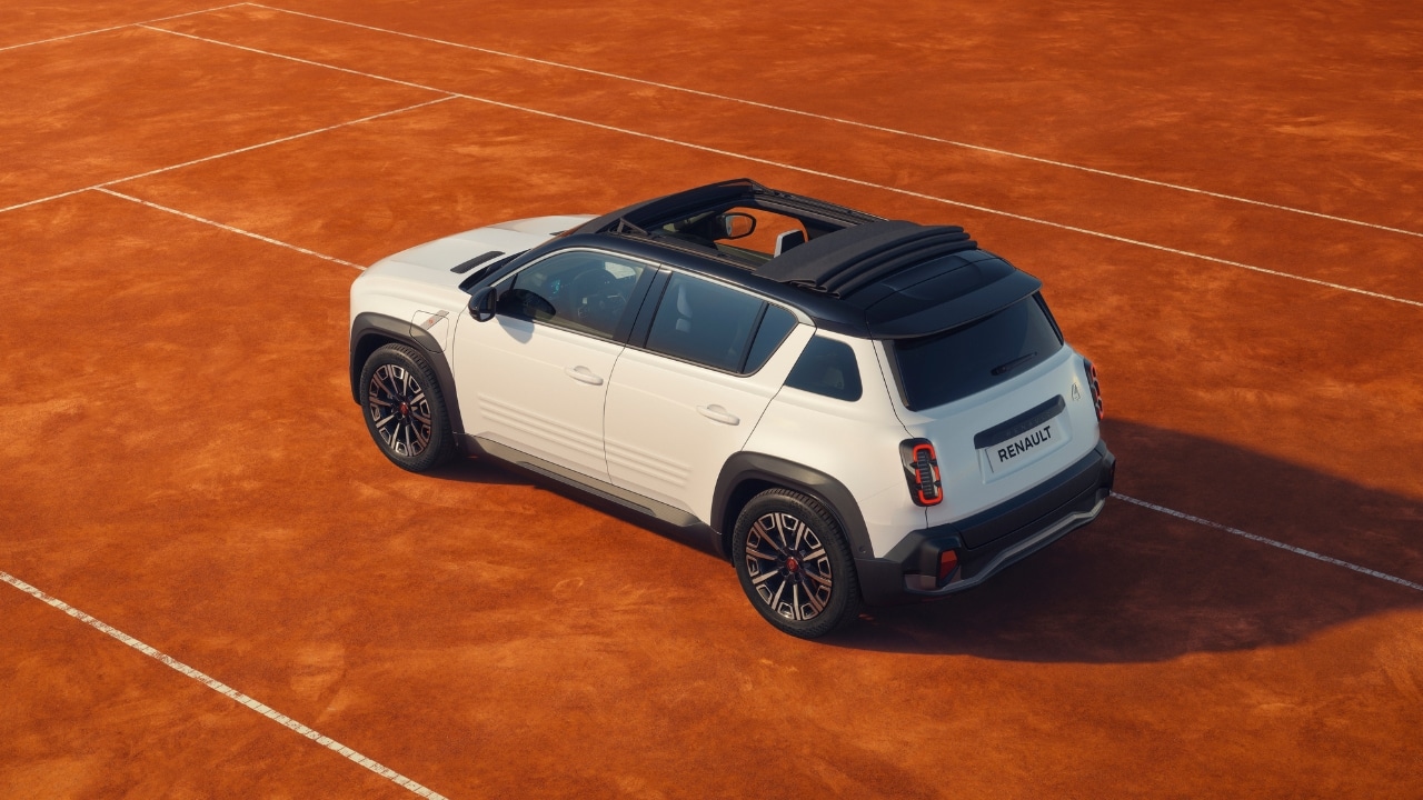 Renault 4 E-Tech 2026: svelata la versione speciale Roland Garros