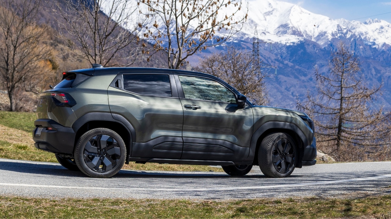 Suzuki e Vitara 2026: il primo SUV 4x4 100% elettrico del marchio