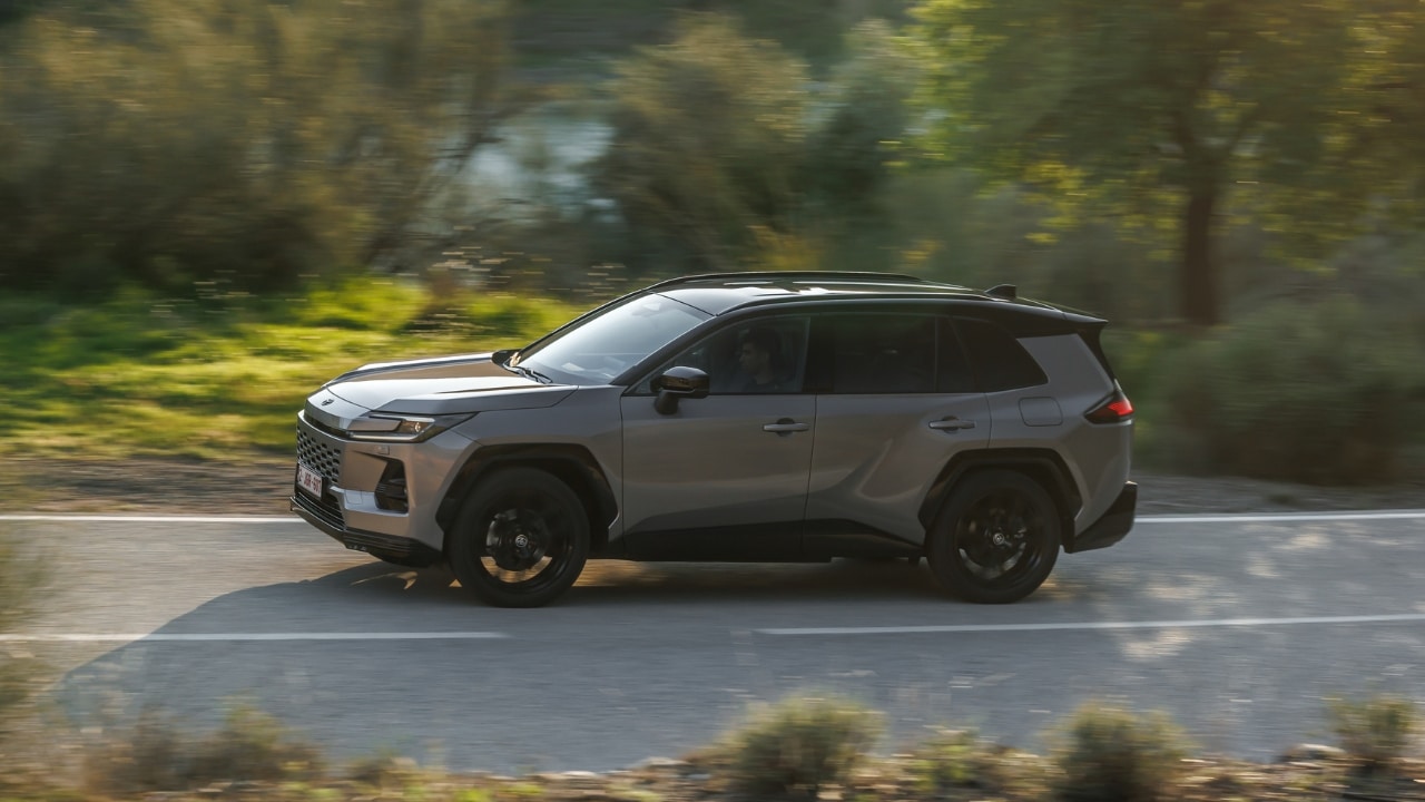 Toyota RAV4 2026: il SUV best seller 'riparte' da Malaga