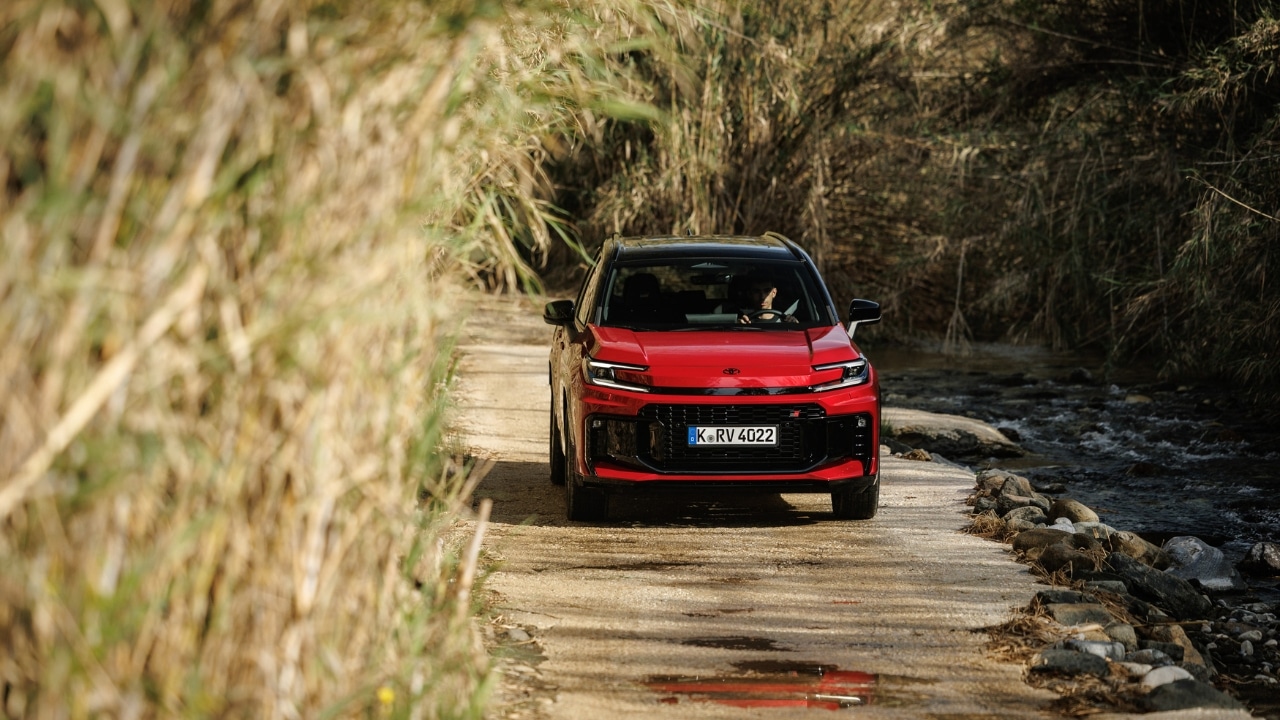 Toyota RAV4 2026: il SUV best seller 'riparte' da Malaga