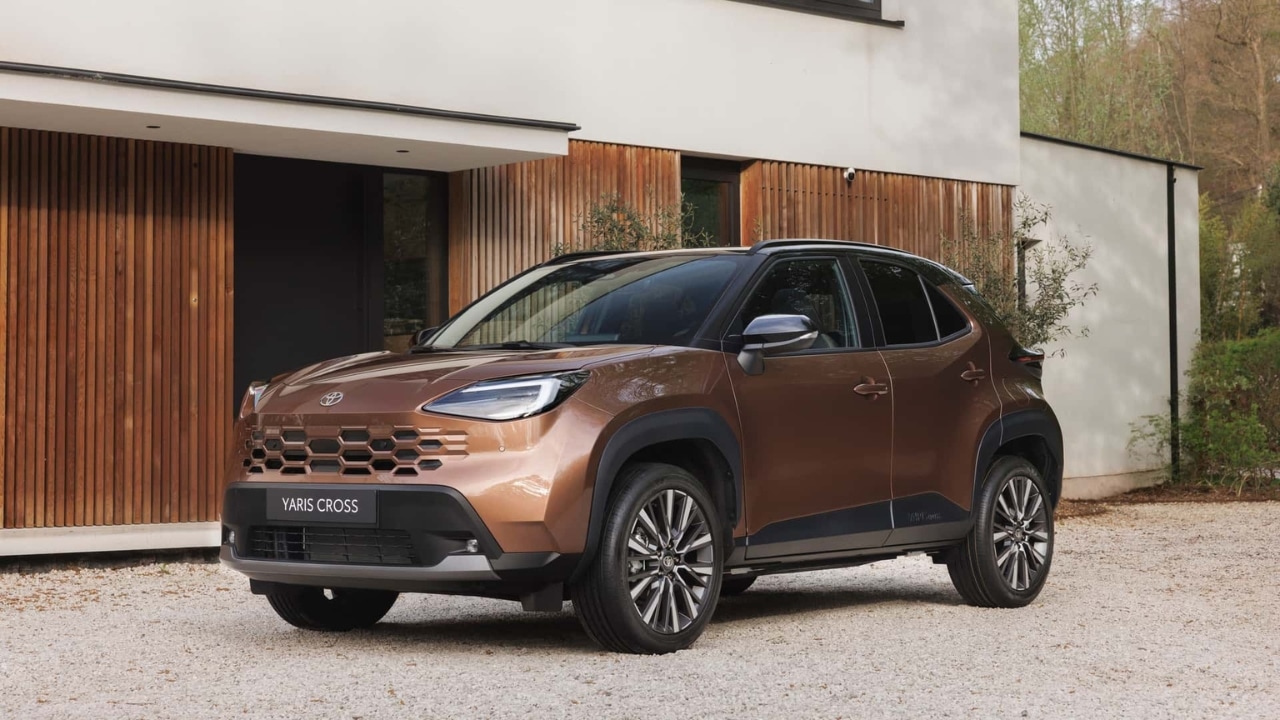 Toyota Yaris Cross 2026: il crossover cambia volto, confermati i motori full hybrid