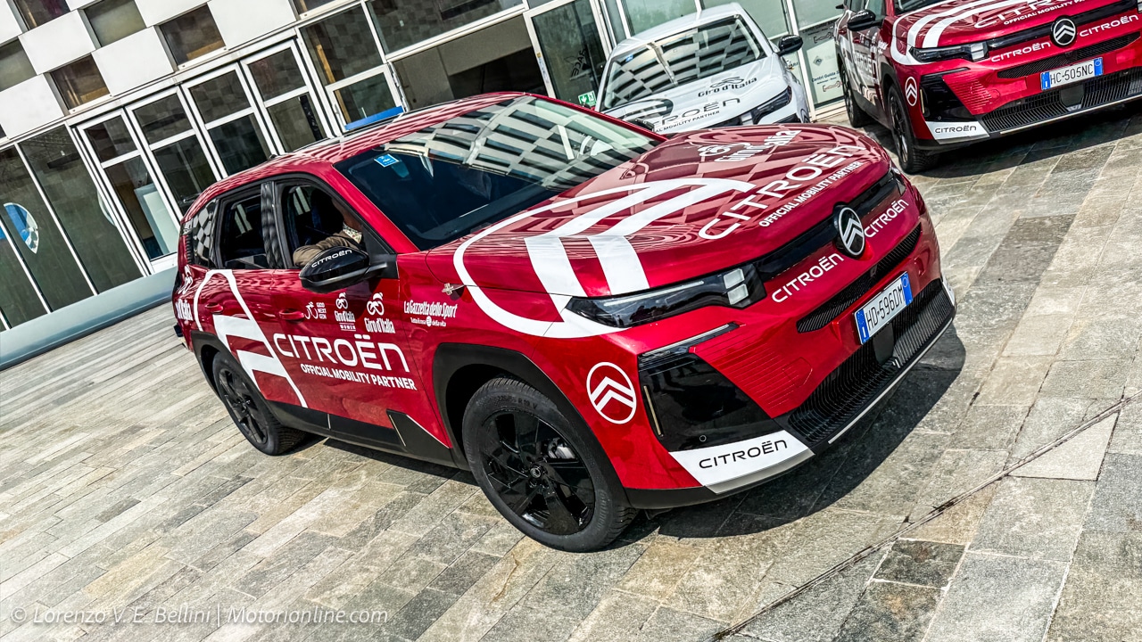 Citroën C5 Aircross: saliamo a bordo dell’auto ufficiale del Giro d’Italia 2026