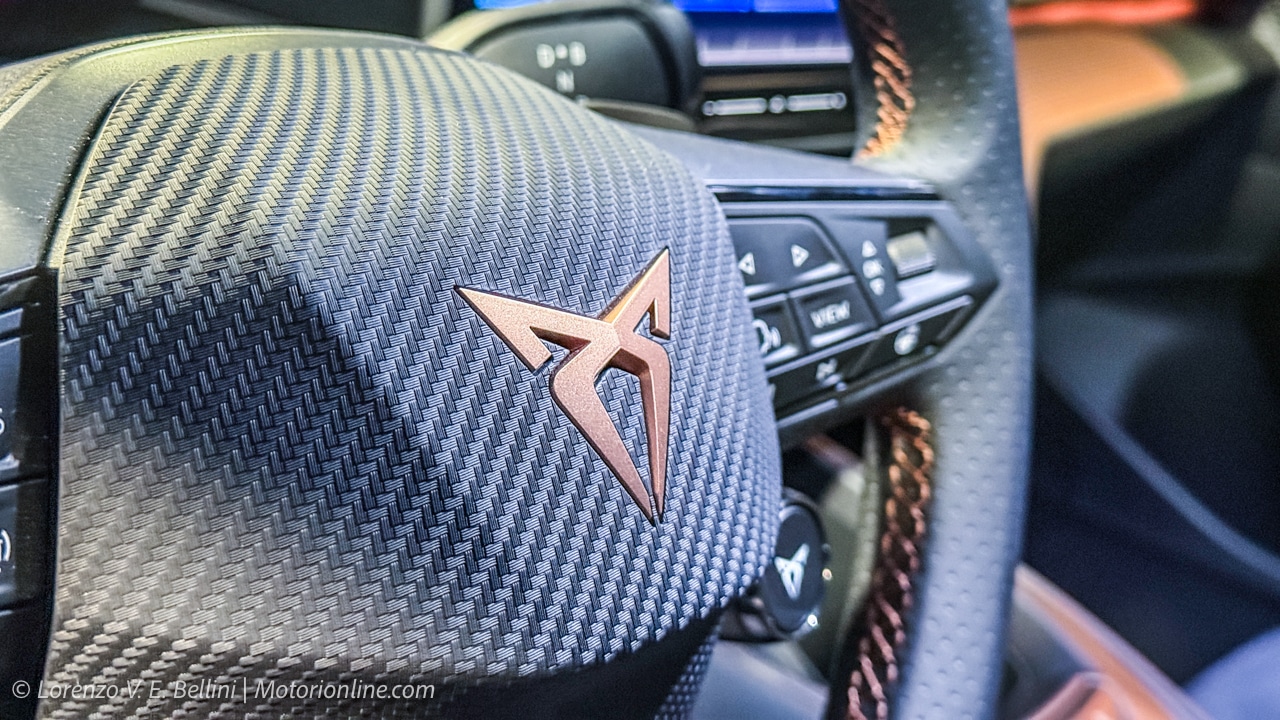 Cupra Raval - Volante