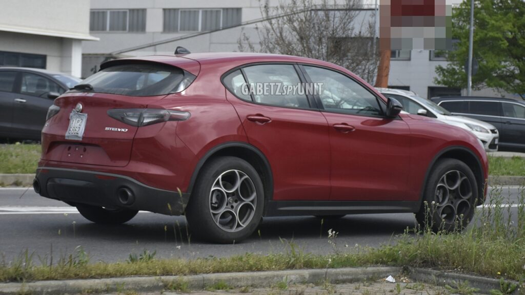 Alfa Romeo Stelvio MY 2027, il SUV del Biscione prepara l’aggiornamento Euro 7