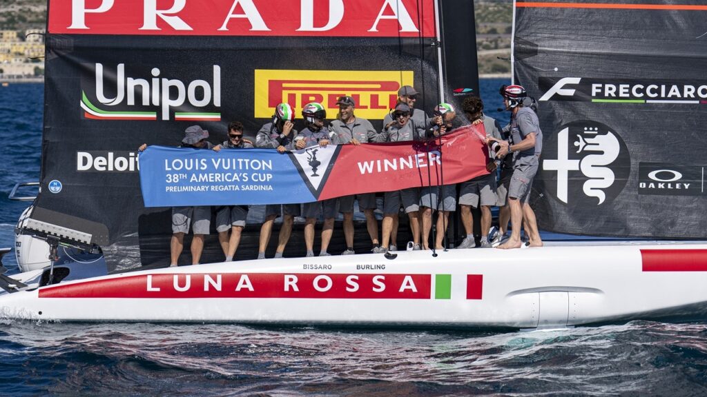 Alfa Romeo spinge Luna Rossa verso l’America’s Cup: da Cagliari parte la sfida italiana