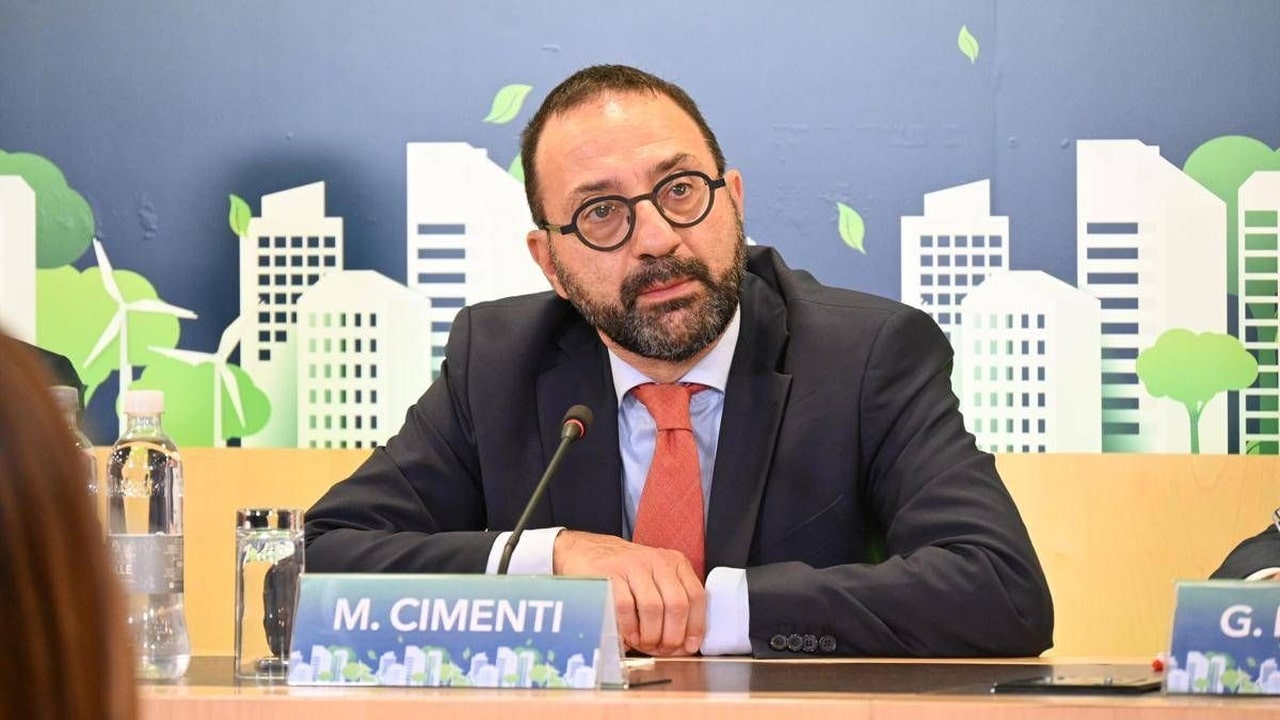 Auto e CO₂, Assogasliquidi apre alla bozza UE: “Finalmente rispettata la neutralità tecnologica”