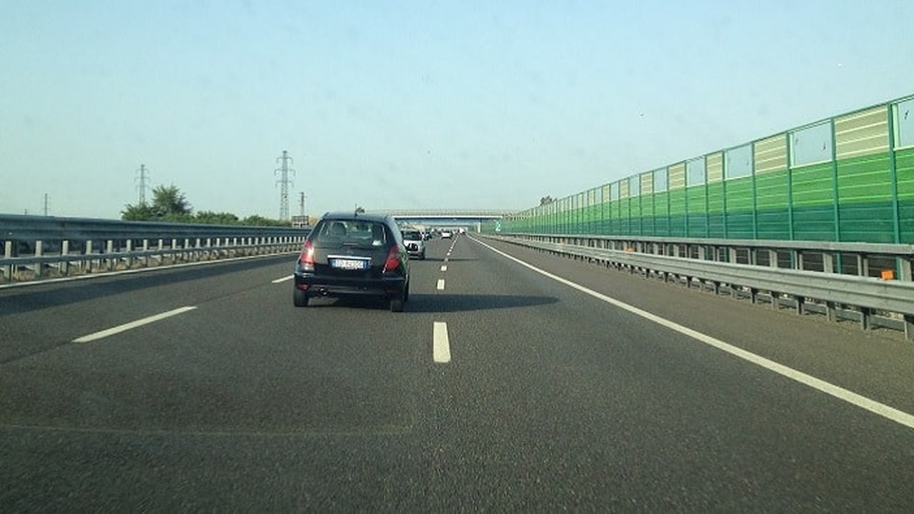 Autostrada, corsia centrale nel mirino: ora chi la occupa senza motivo rischia la multa