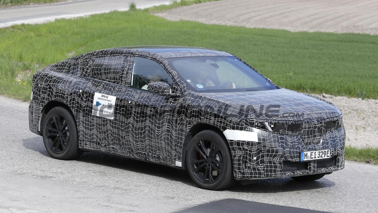 BMW iX4 sarà il nuovo SUV Coupé elettrico dell’Elica: le foto spia dei test a Monaco