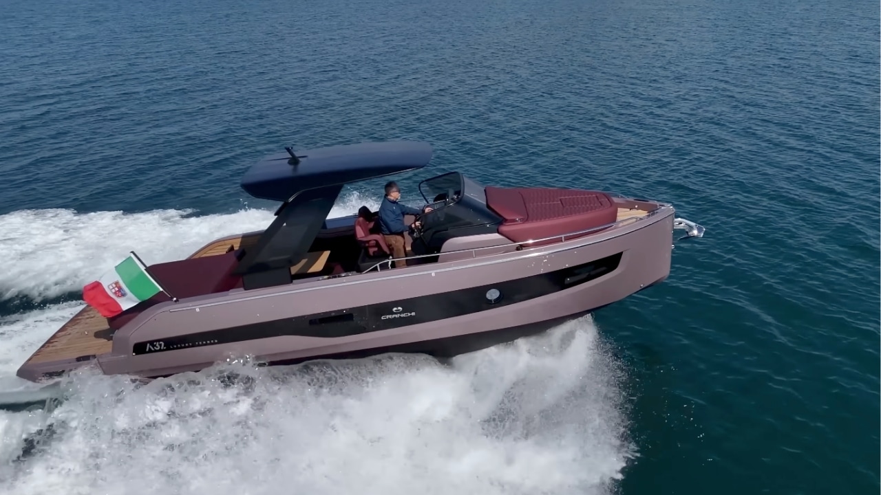 Cranchi A32 Luxury Tender: la prova dello Yacht Open a motore