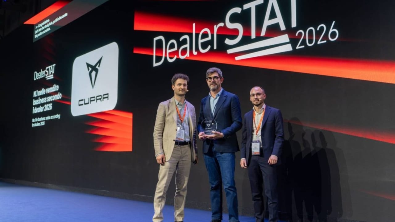 Cupra conquista i dealer: premio come miglior brand nelle vendite business