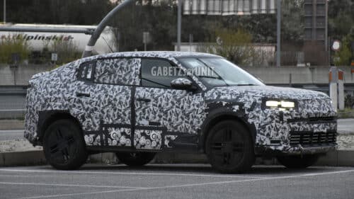 Fiat Grande Panda Fastback: nuovo avvistamento in strada, debutto vicino