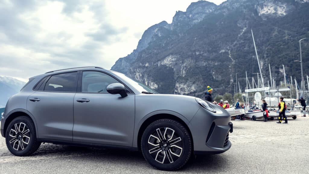GWM ORA 5, il SUV cinese si prepara all’Europa sulle strade italiane
