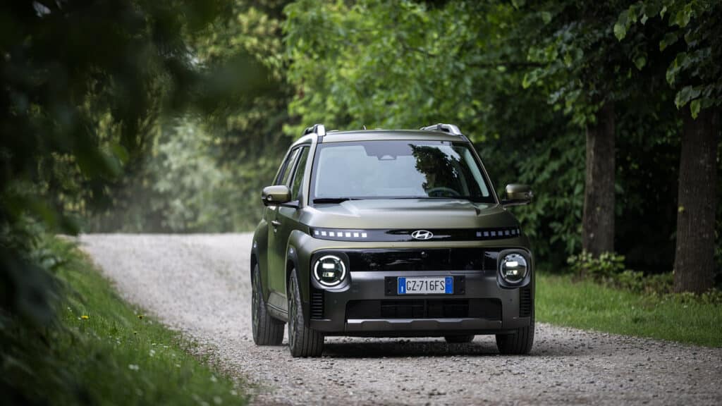 Con Hyundai Inster Cross tra i giardini più belli d’Italia