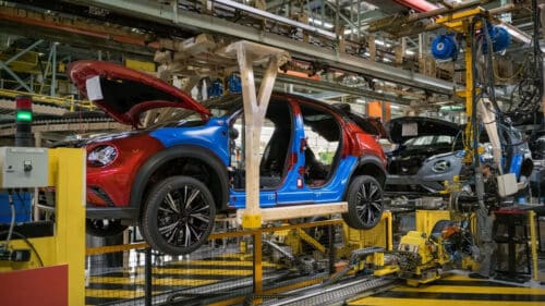 Nissan rivede la strategia in Europa e taglia 900 posti di lavoro