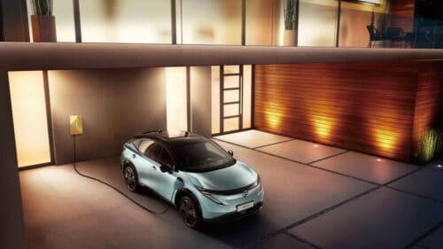 Nissan Ariya MY26, il SUV elettrico si rinnova con un nuovo design, più comfort e tecnologie innovative