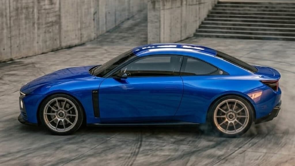 Lancia Coupé, l’eleganza italiana torna protagonista in un progetto digitale da sogno