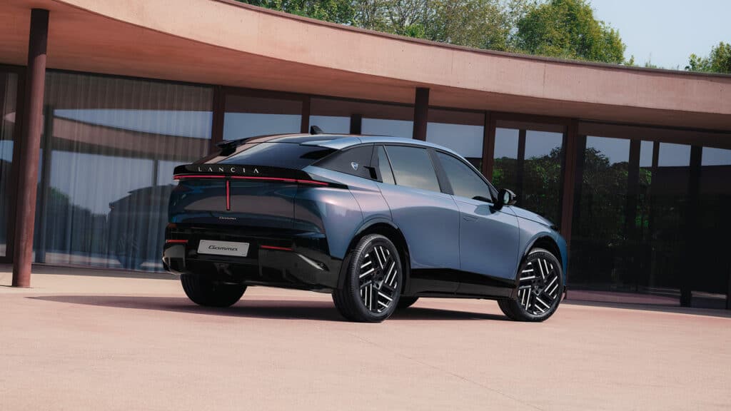 Nuova Lancia Gamma: ecco le prime immagini ufficiali, ordini aperti dopo l'estate