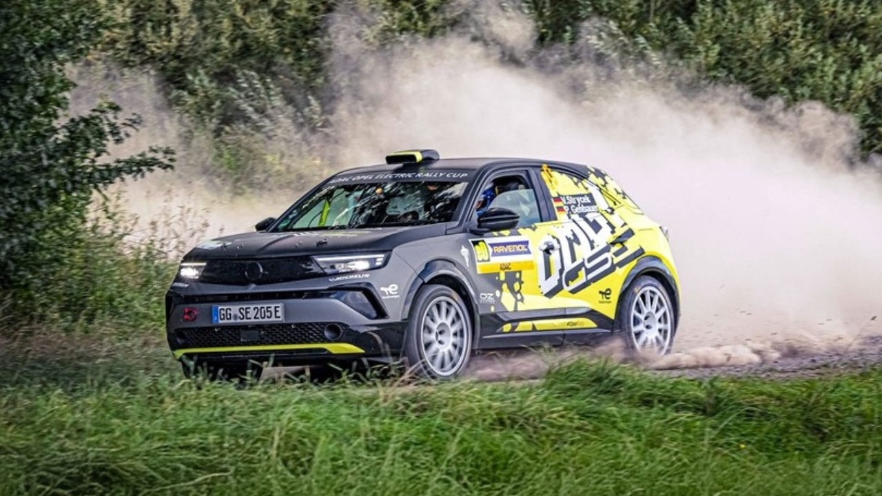 Opel Mokka GSE Rally: 281 CV per la nuova era del rally elettrico firmata ADAC
