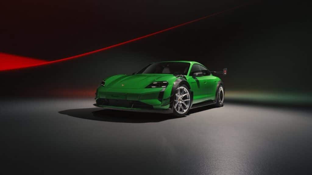 Porsche Taycan Turbo GT con kit Manthey firma il record elettrico al Nurburgring: giro in 6:55,553