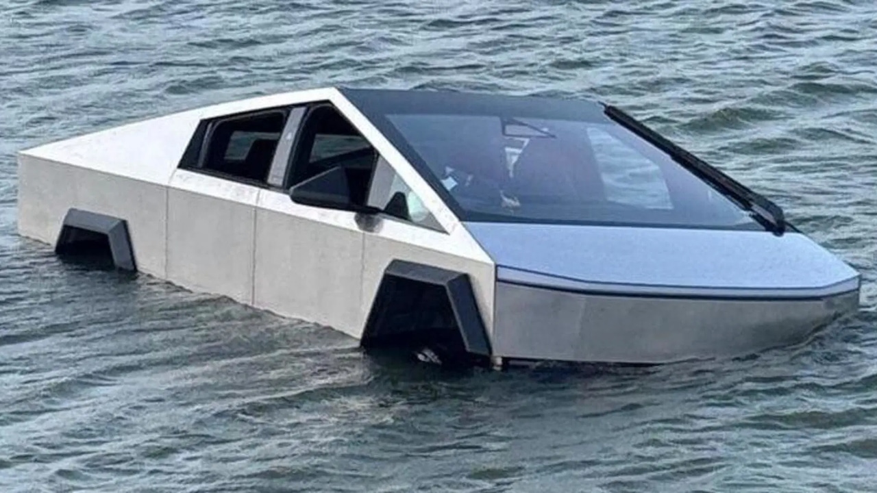 Tesla Cybertruck affonda nel lago per testare la “Wade Mode”: esperimento fallito e conducente arrestato