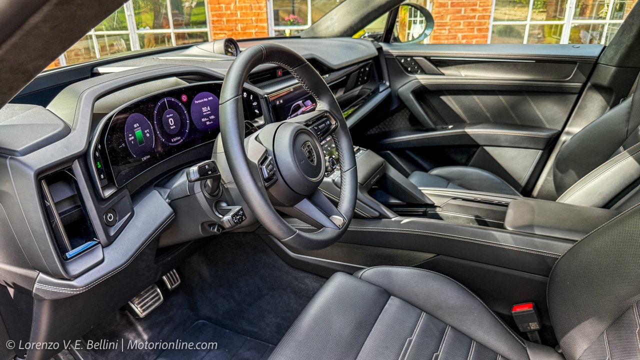 Porsche Cayenne Electric - Abitacolo