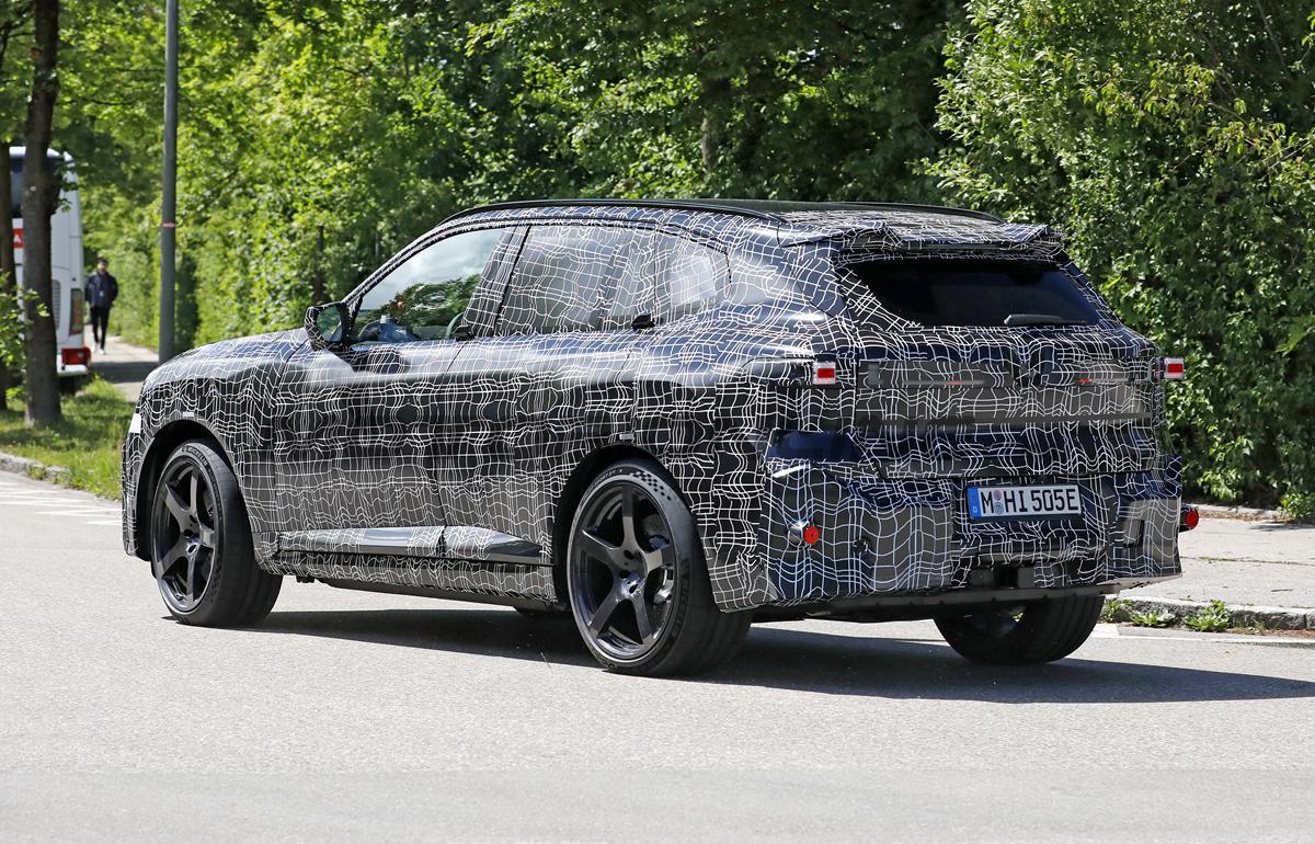 BMW iX5 M