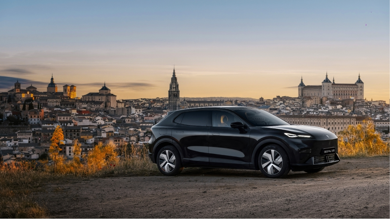 Changan Deepal S05: arriva la versione plug-in per l’Europa