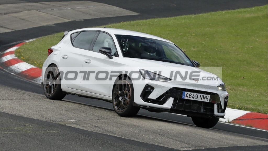 Cupra Leon VZ TCR: la serie speciale in pista al Nurburgring
