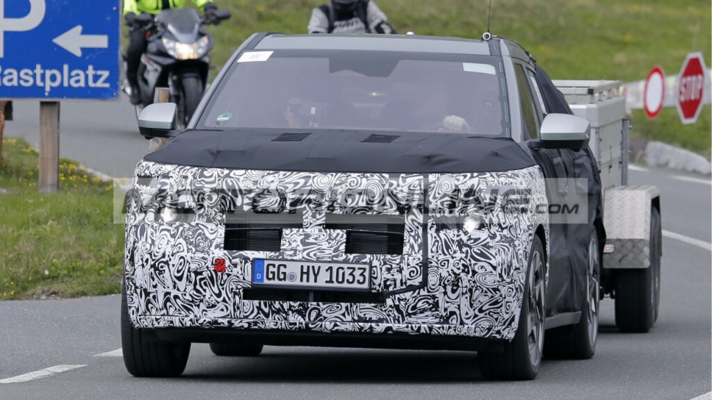 Hyundai Kona 2028: i primi scatti della terza generazione