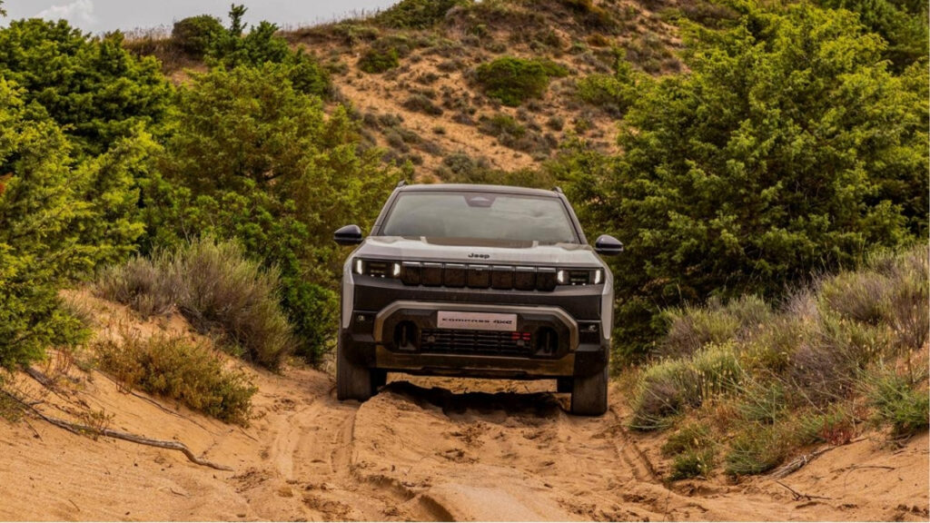 Jeep Compass elettrica: aperti gli ordini delle nuove 4xe da 375 CV e BEV Long Range da 674 km