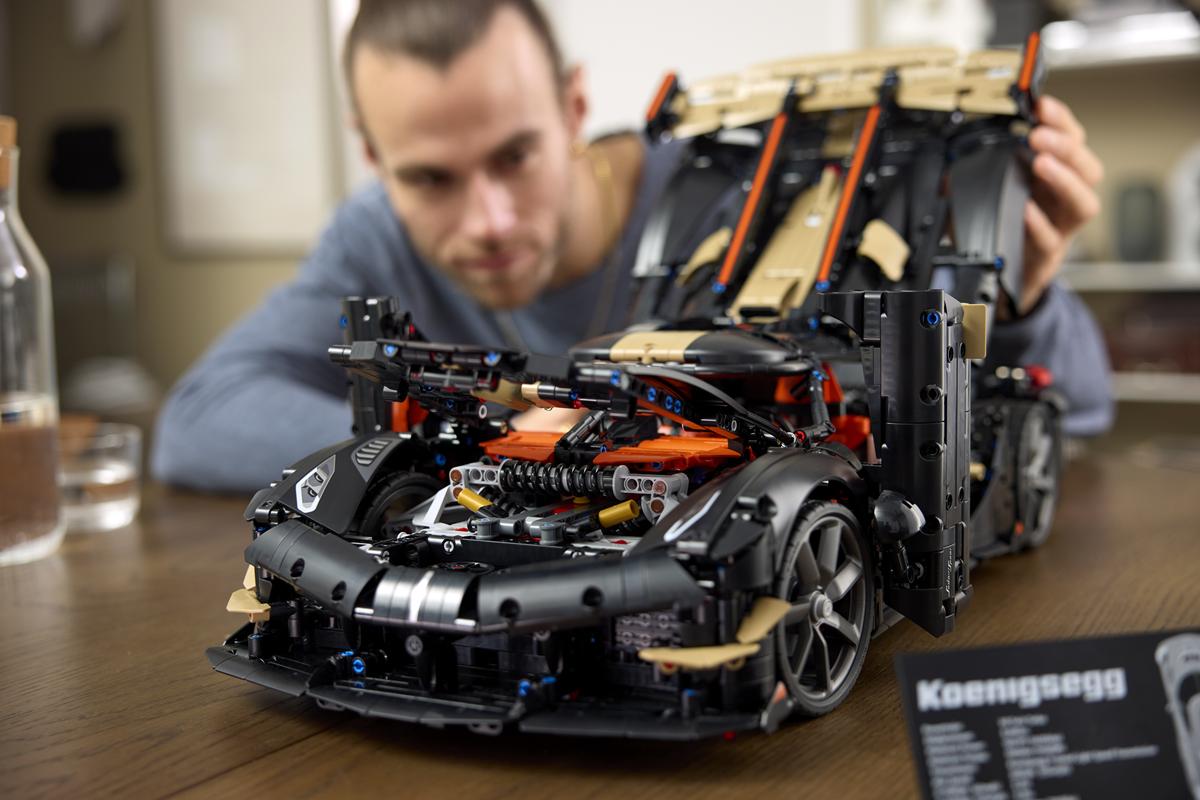 LEGO Technic Hypercar Koenigsegg Sadair Spear