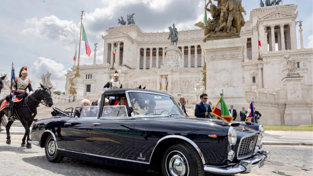 Lancia Flaminia Presidenziale protagonista alla parata del 2 giugno