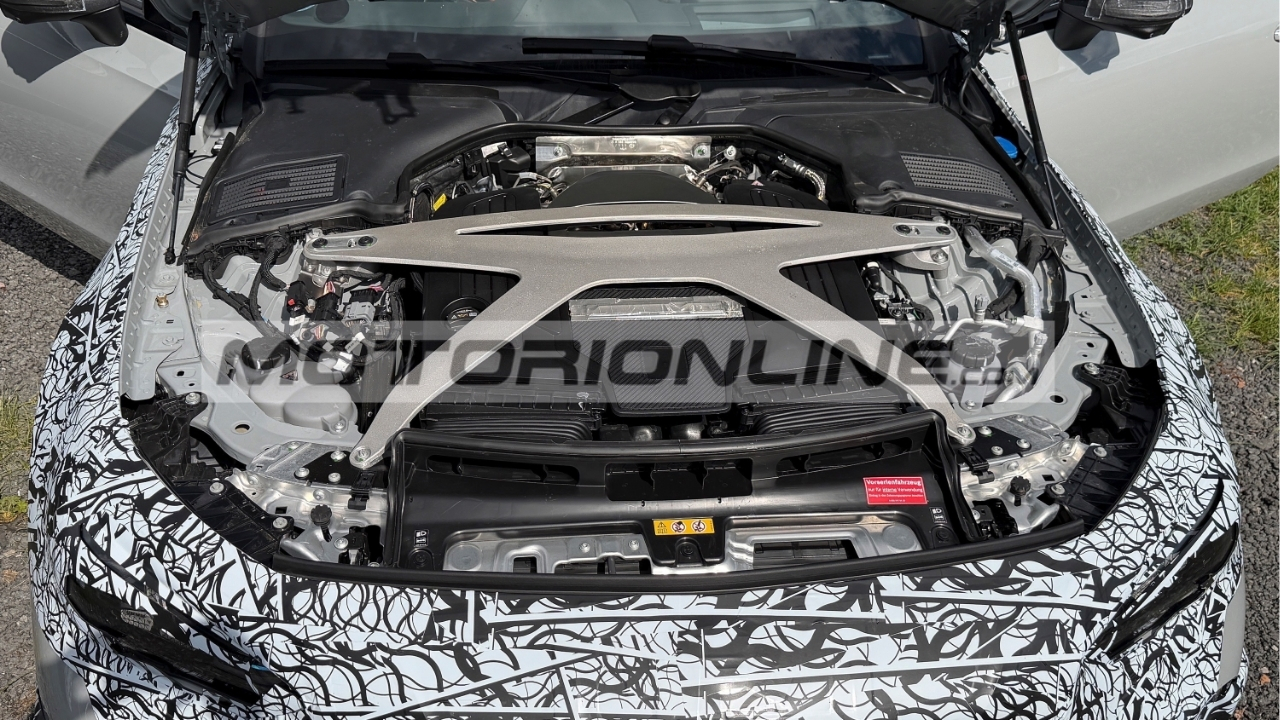Mercedes AMG CLE 63 2027: il restyling porta il motore V8