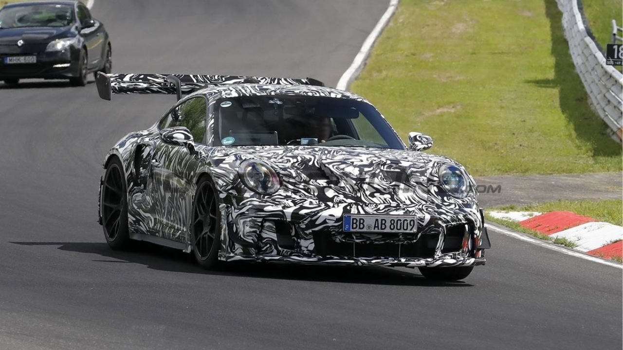 Porsche 911 GT3 RS, possibile svolta turbo: indizi dalle foto spia del prototipo al Nurburgring