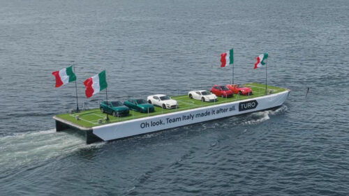 L’Italia fuori dai Mondiali 2026, ma a Seattle arriva una nazionale tutta di auto