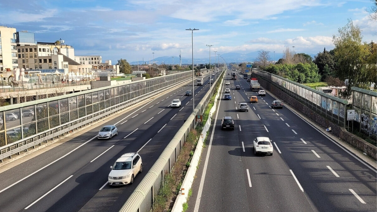 Previsioni traffico e meteo 26-28 giugno: un weekend rovente