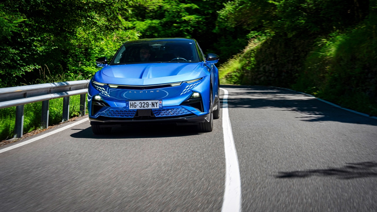 Alpine A390 GT - Test drive sul lago di Como
