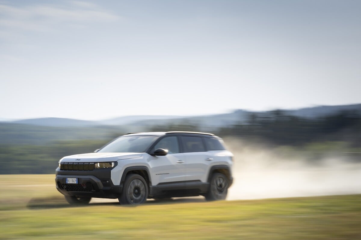 Nuova Jeep Compass: 200 test drive ai 105 XMasters 2026