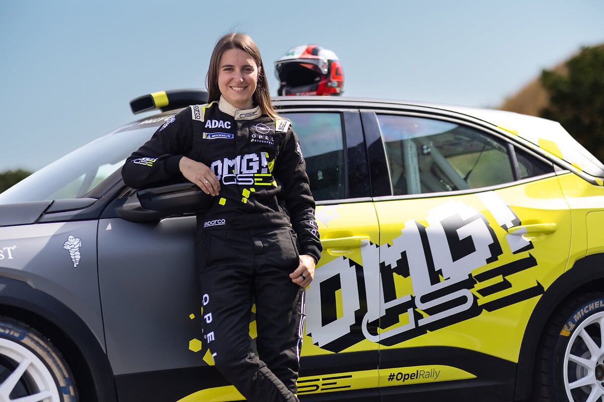 Sophia Flörsch debutta nei rally con l’Opel Mokka GSE
