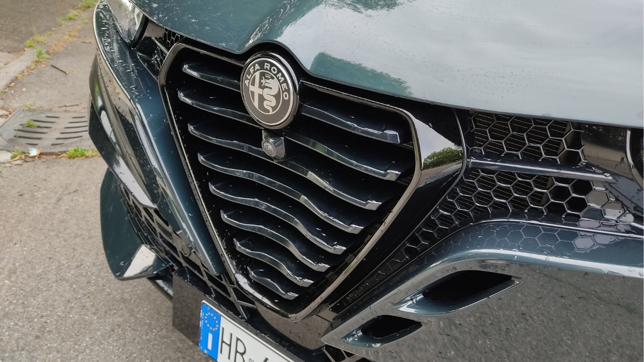 Alfa Romeo Tonale 2026: l'ibrida plug-in in versione Sport Speciale
