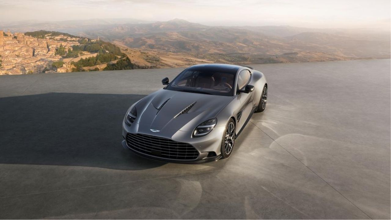 Aston Martin Vanquish 25