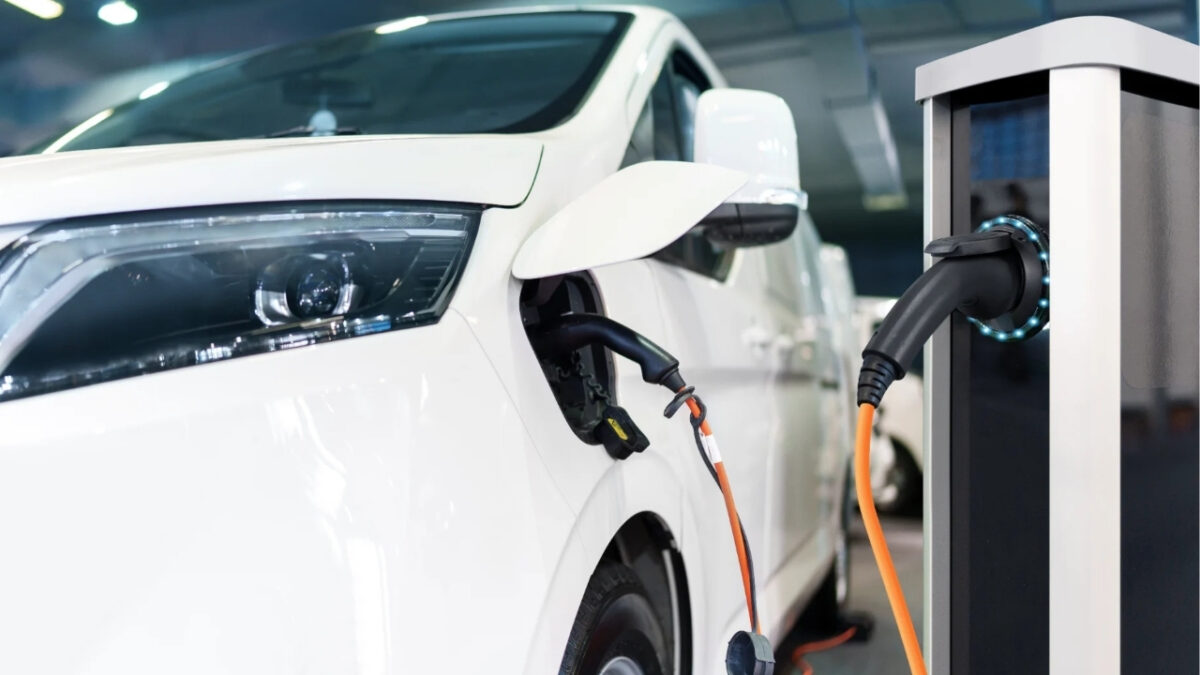 Auto elettriche in Italia: immatricolazioni in crescita dell’84,7% a giugno 2026