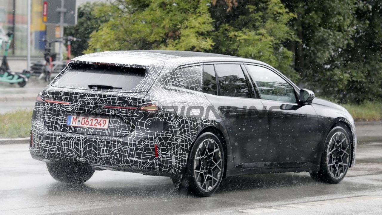 BMW i3 Touring - Foto spia 15-07-2026