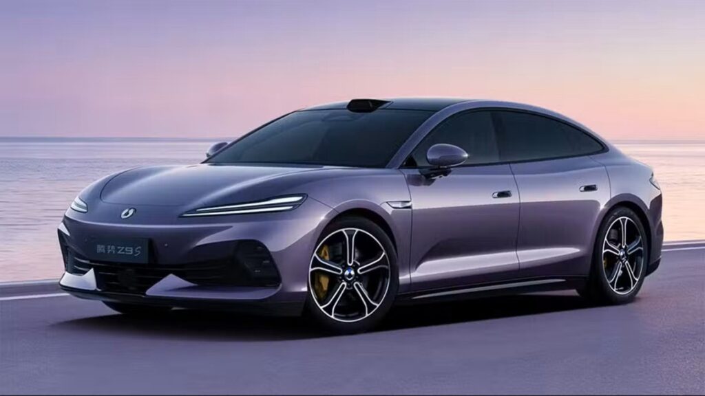 Denza Z9S: prime immagini ufficiali della nuova berlina elettrica