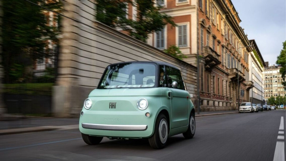 FIAT porta la mobilità elettrica in Vaticano: flotta di 30 veicoli Topolino e TRIS