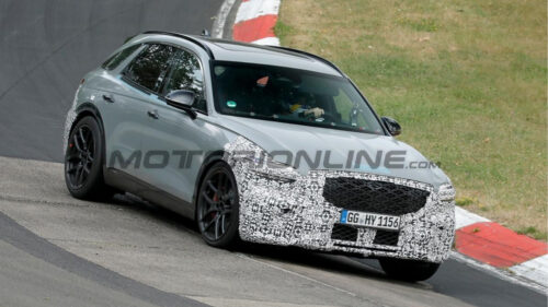 Genesis GV70 Hybrid: foto spia dei test al Nurburgring per la nuova motorizzazione
