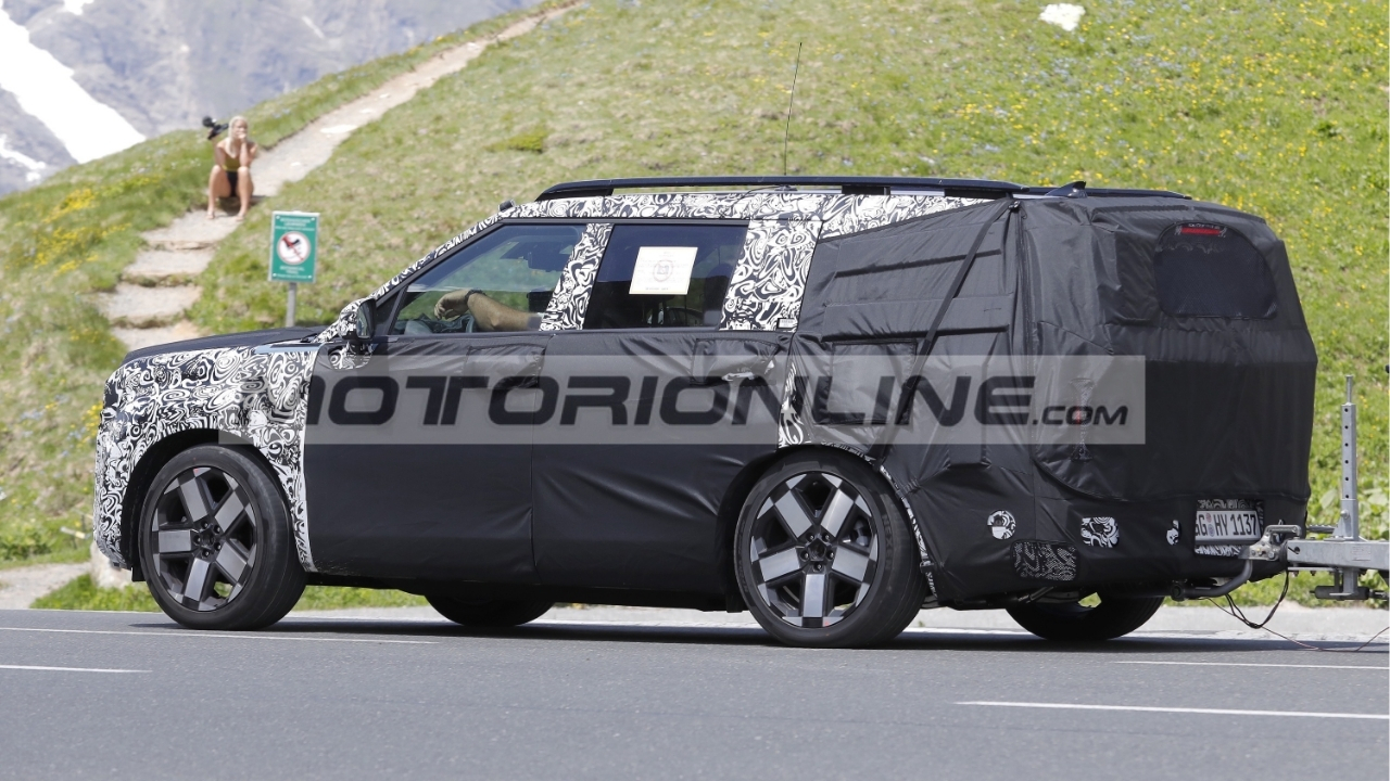 Hyundai Santa Fe 2028: proseguono i test sul restyling del SUV